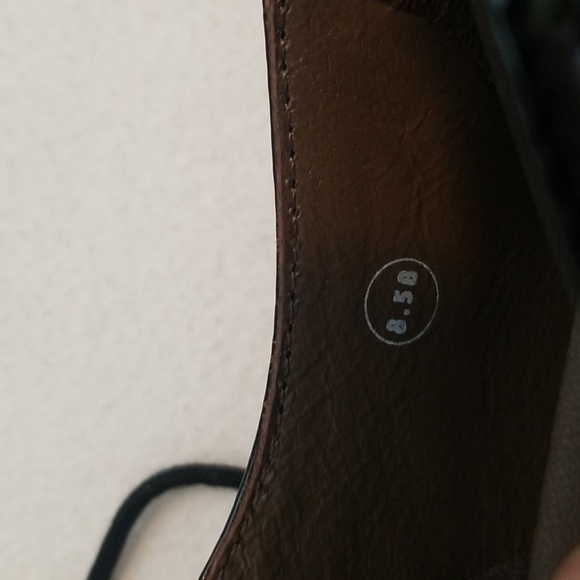 Earthies Classic Black Oxford Women's Shoes - Picture 8 of 8